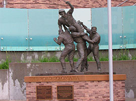 CWS Staute in front of stadium